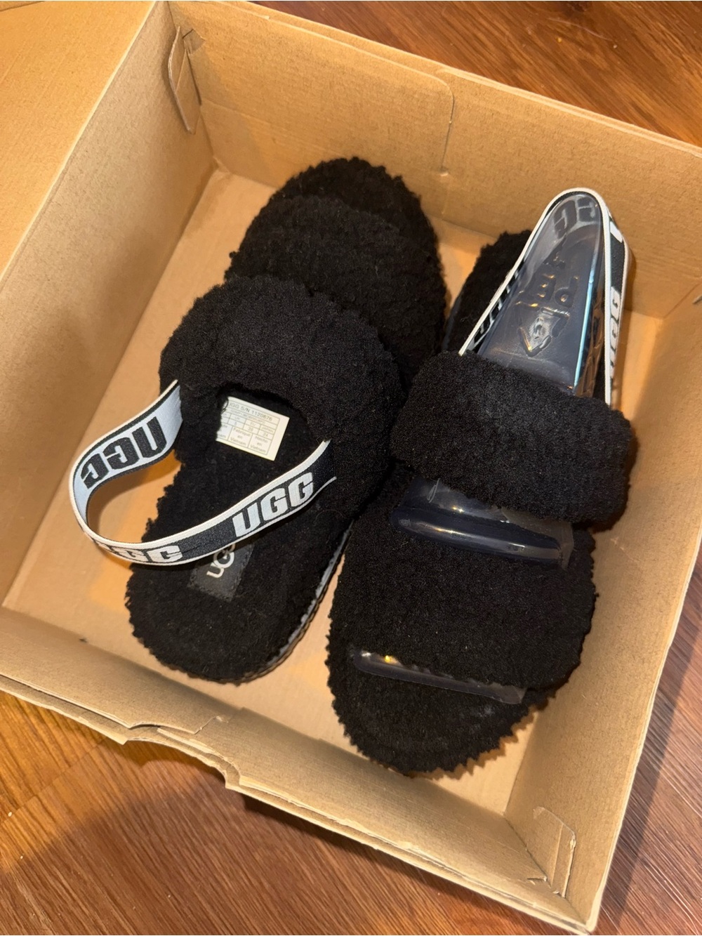 UGG Black Fuzzy Slide Fluffita Sandals/Slipper size 7